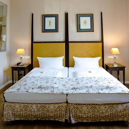 Hotel Kronprinz فالكنزيه المظهر الخارجي الصورة