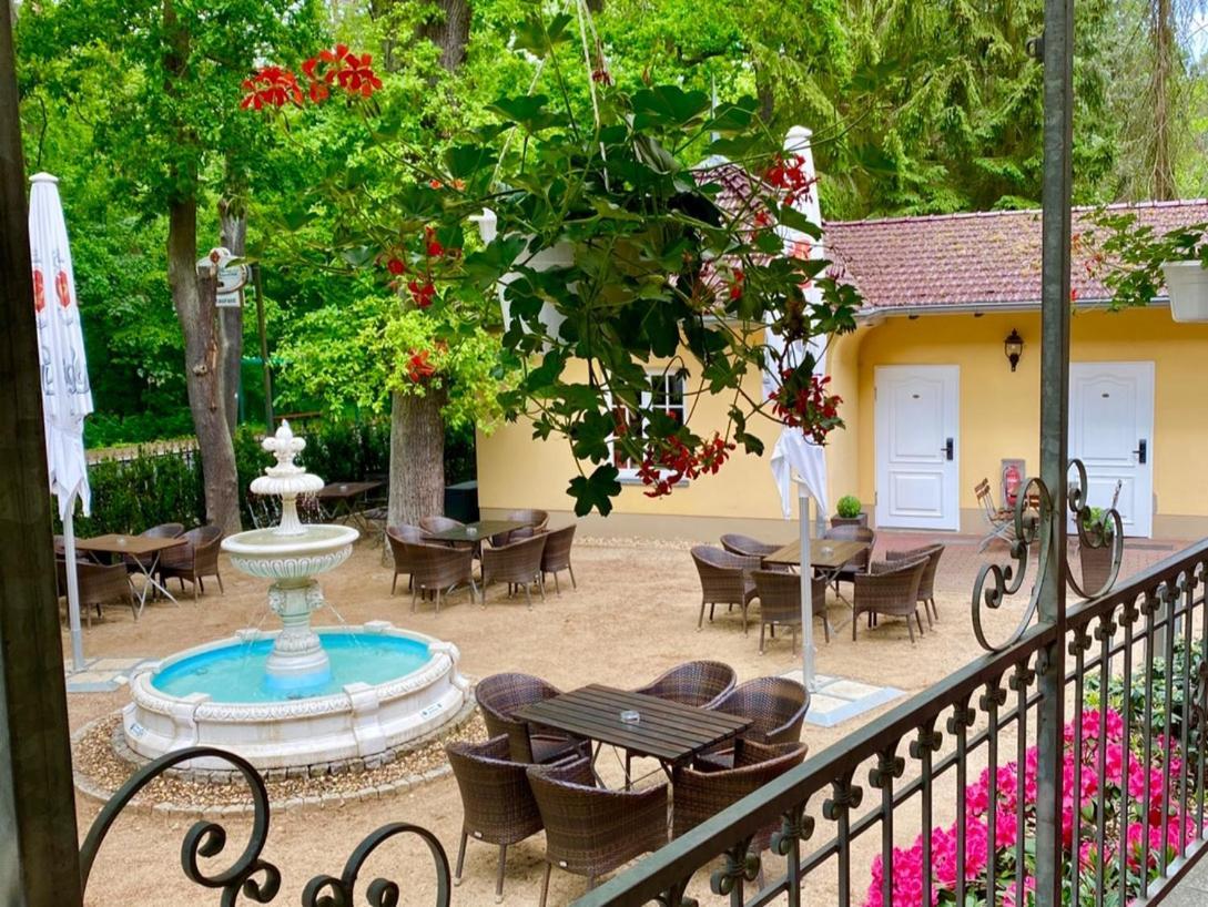 Hotel Kronprinz فالكنزيه المظهر الخارجي الصورة
