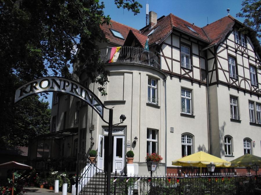 Hotel Kronprinz فالكنزيه المظهر الخارجي الصورة