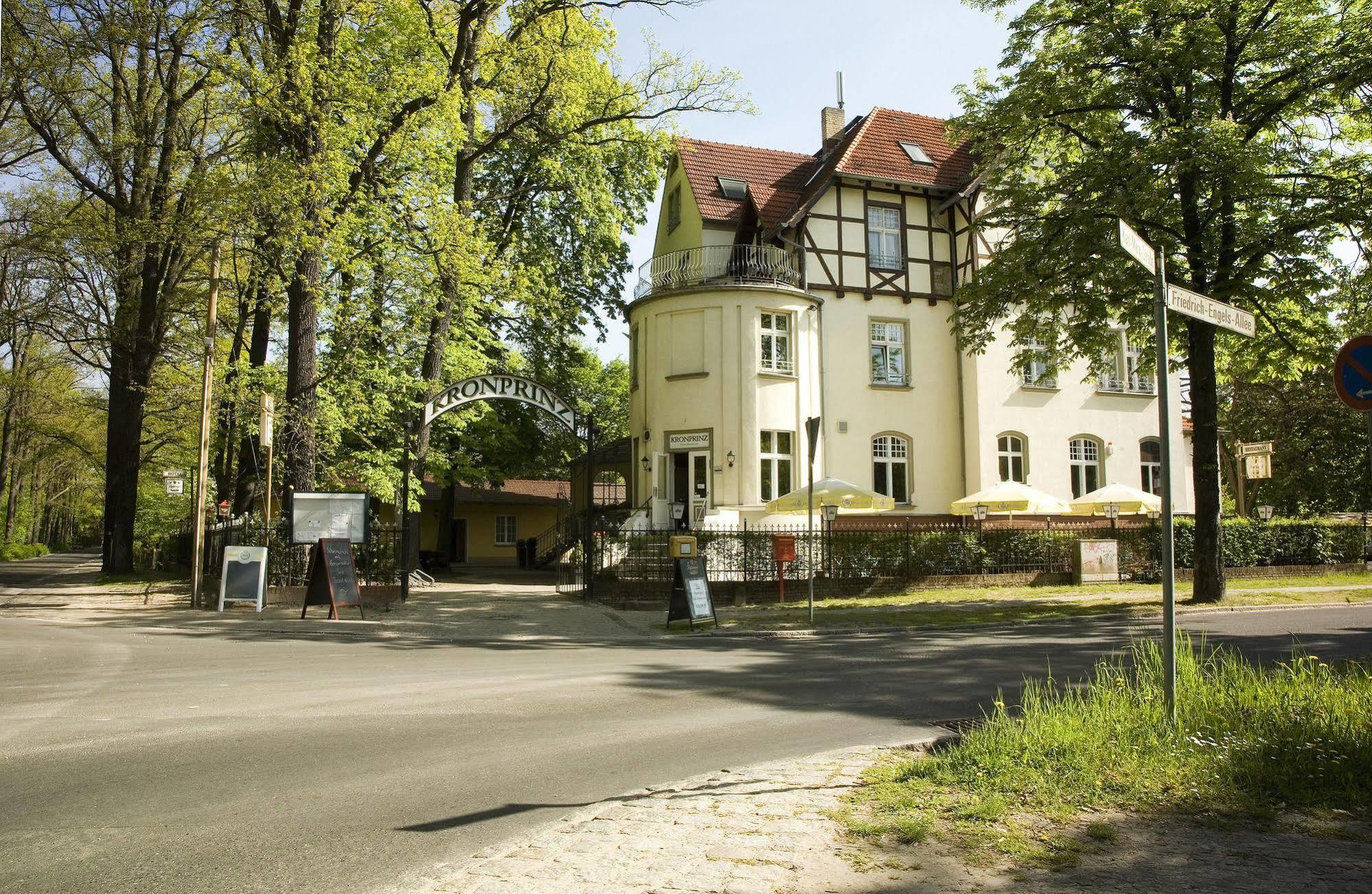 Hotel Kronprinz فالكنزيه المظهر الخارجي الصورة